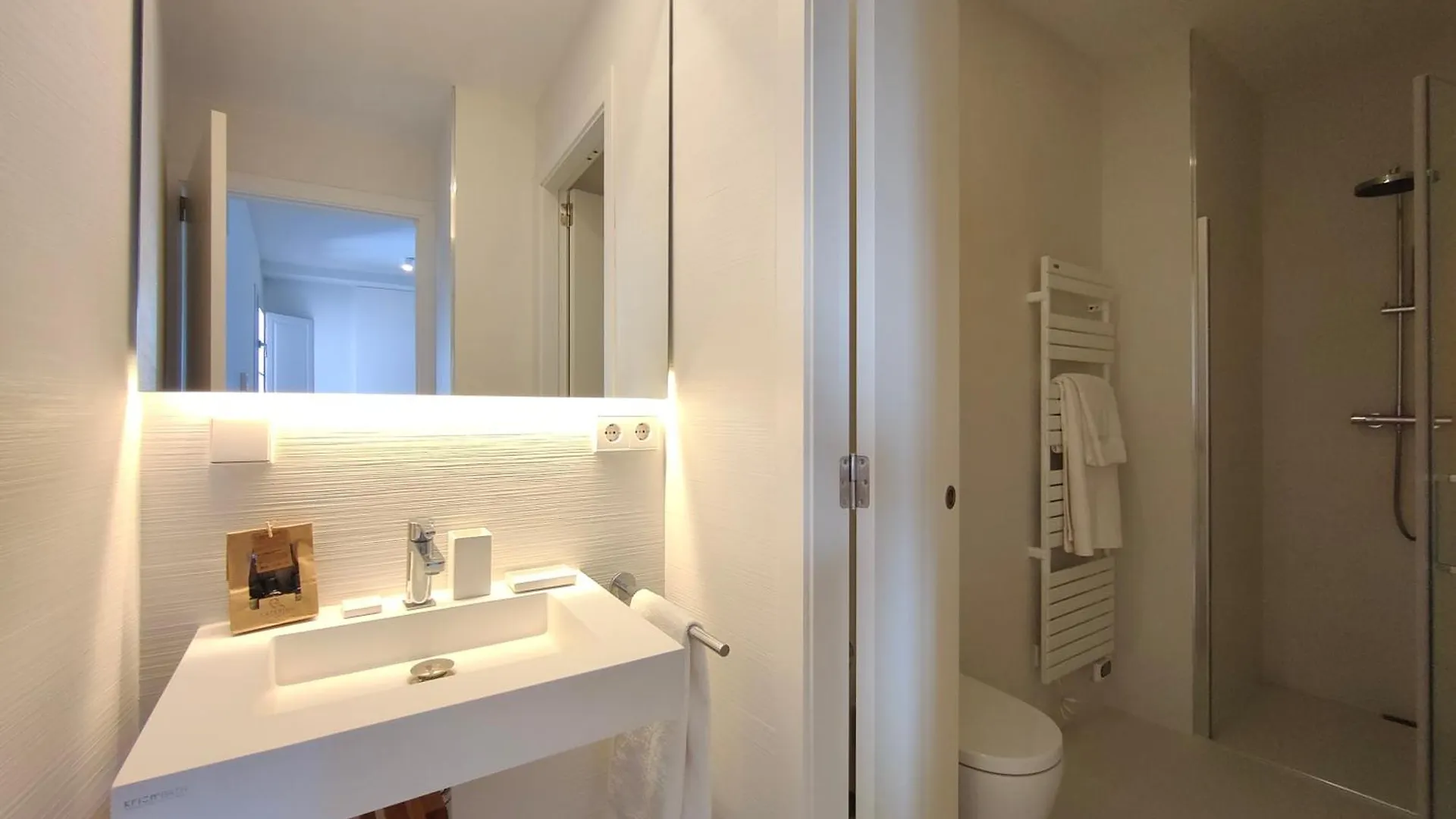 Luxury 2Br&2Washrooms City Center Βαρκελώνη 0*,  Ισπανία